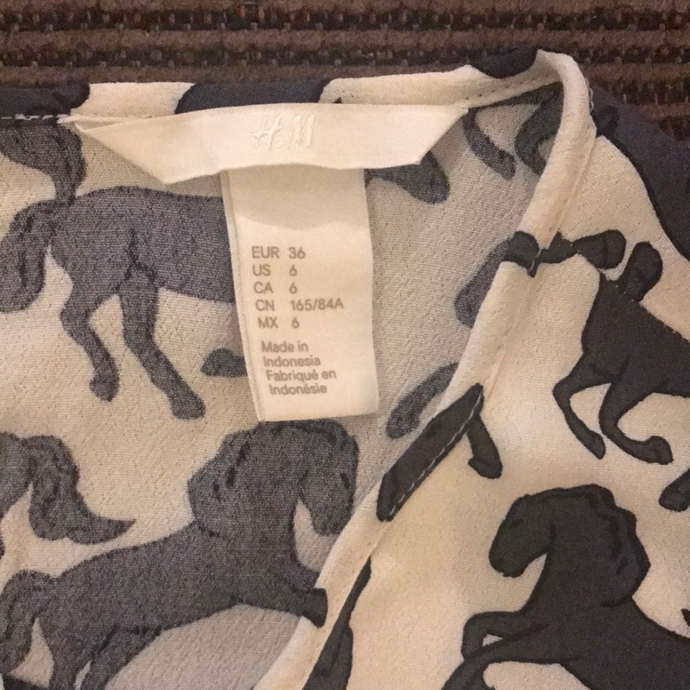 H&M Patterned Top, Size 6 - Picture 3 of 3
